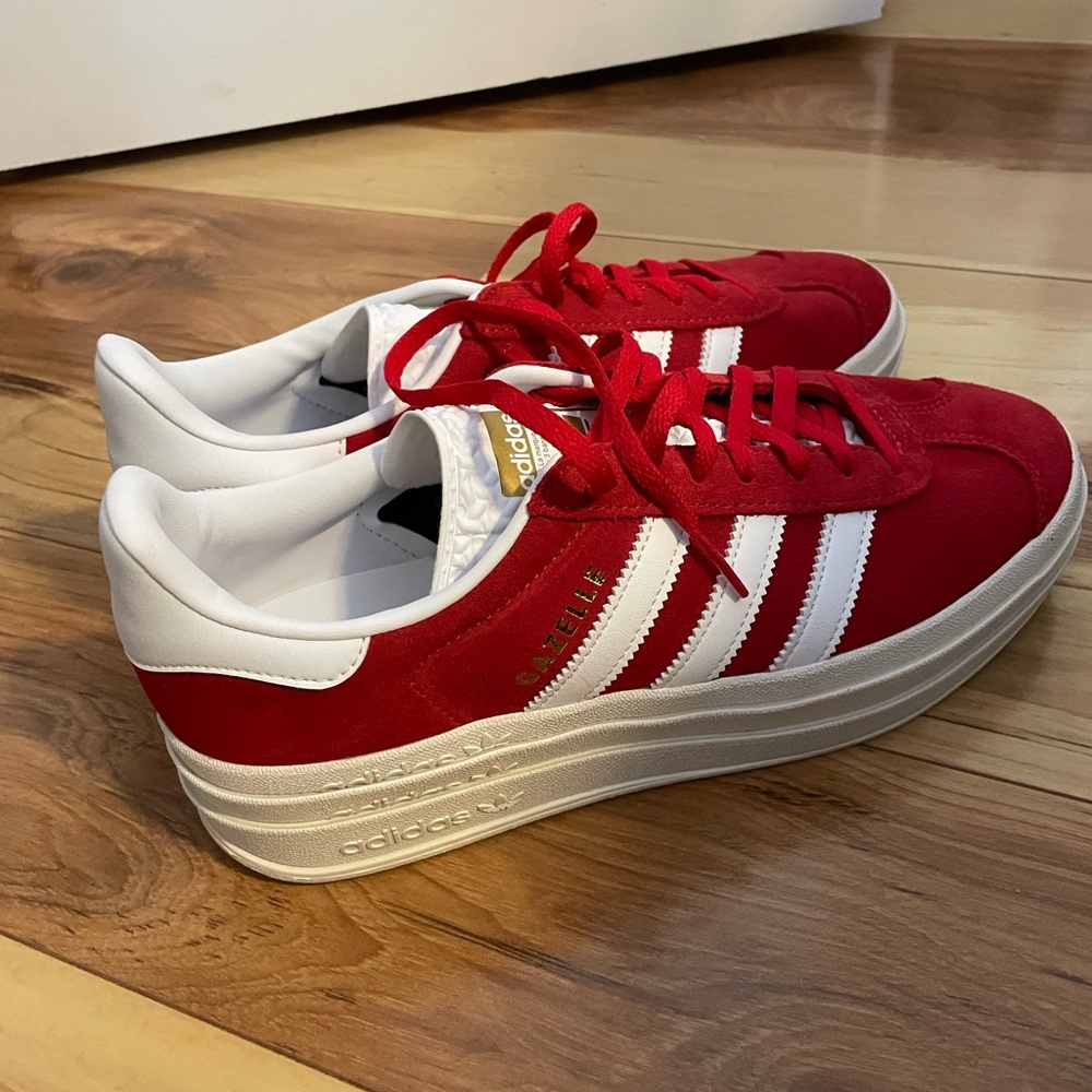 Adidas Red platform Gazelle